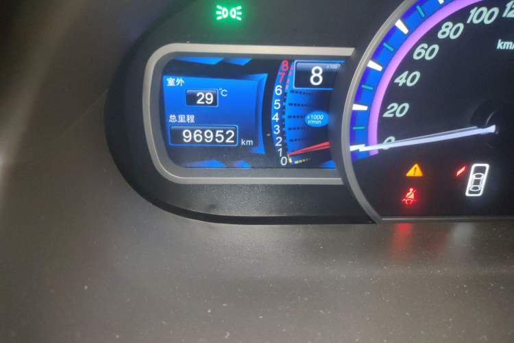 Used BYD S6 2014 2.0L Manual Luxury 5-Seater Odometer Close Up