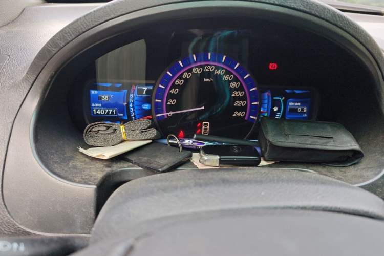 Used BYD S6 2014 2.0L Manual Luxury 5-Seater Odometer Close Up