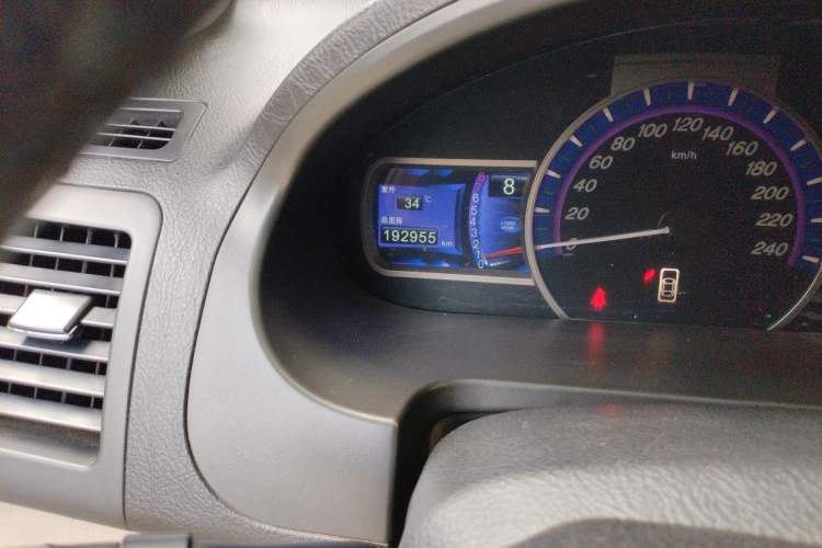 Used BYD S6 2014 2.0L Manual Luxury 5-Seater Odometer Close Up