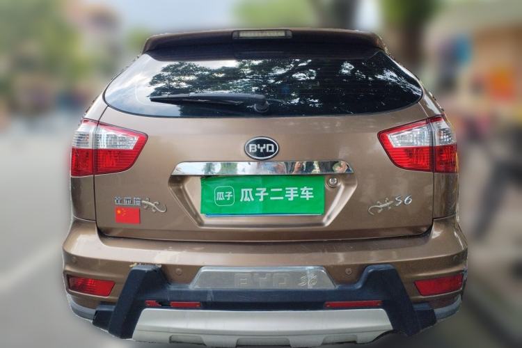 Used BYD S6 2014 2.0L Manual Luxury 5-Seater Rear