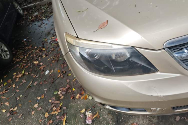 Used BYD S6 2014 2.0L Manual Luxury 5-Seater Right Front Headlight