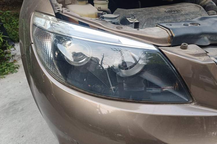 Used BYD S6 2014 1.5TI Manual Luxury 5-Seater Right Front Headlight