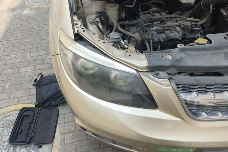 Used BYD S6 2014 2.0L Manual Luxury 5-Seater Right Front Headlight