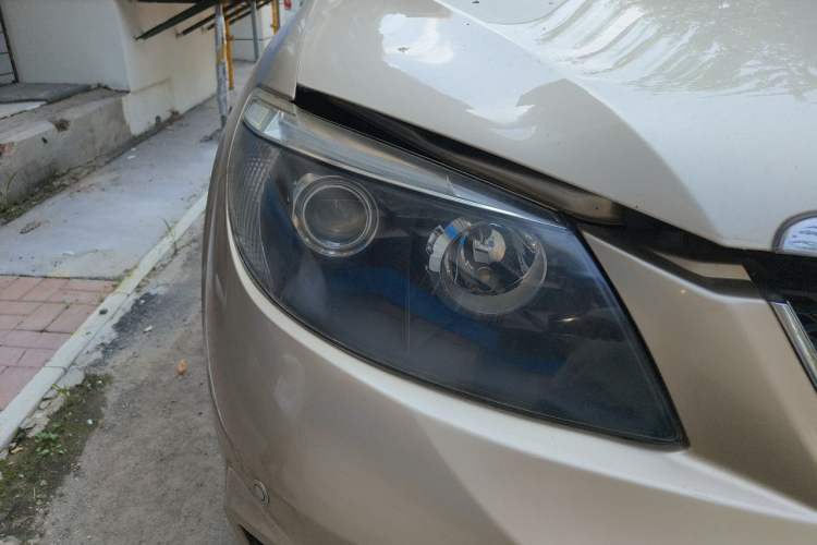 Used BYD S6 2014 2.4L Automatic Prestige 5-Seater Right Front Headlight