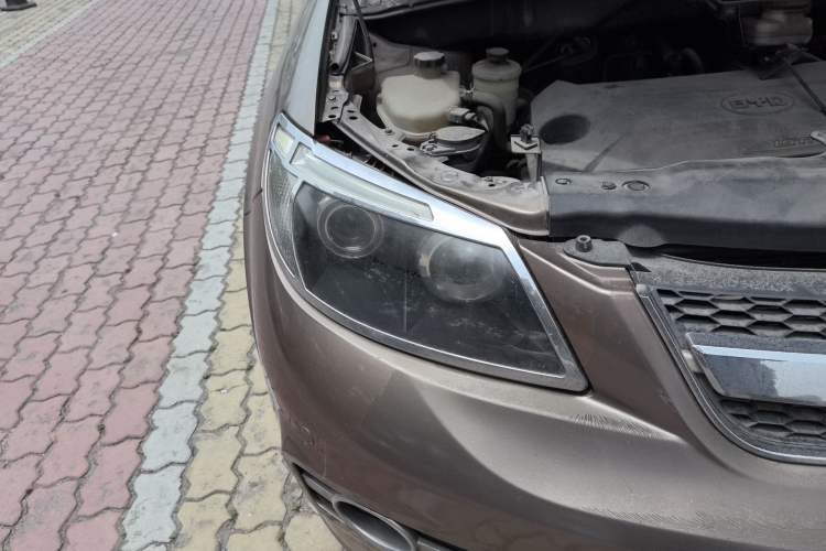 Used BYD S6 2014 1.5TI Manual Luxury 5-Seater Right Front Headlight