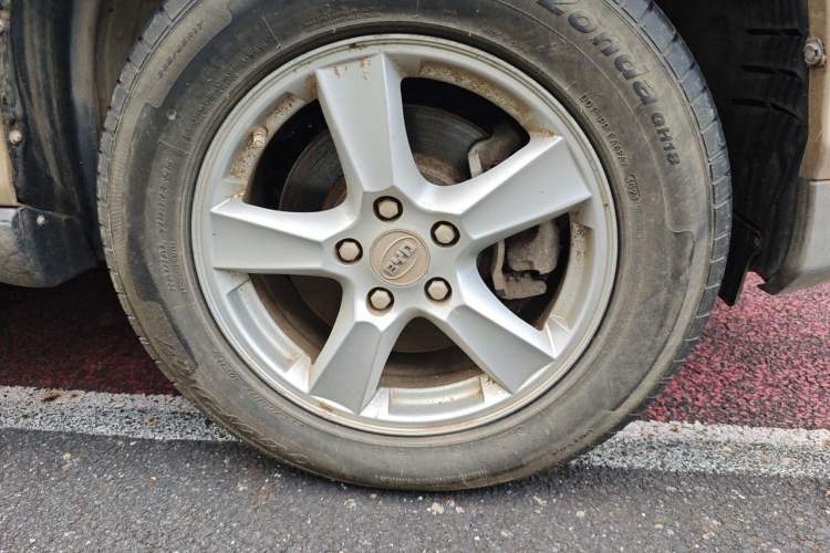 Used BYD S6 2014 2.0L Manual Luxury 5-Seater Right Front Wheel Hub