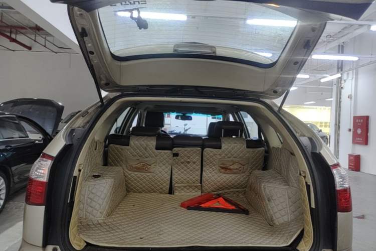 Used BYD S6 2014 2.4L Automatic Prestige 5-Seater Trunk