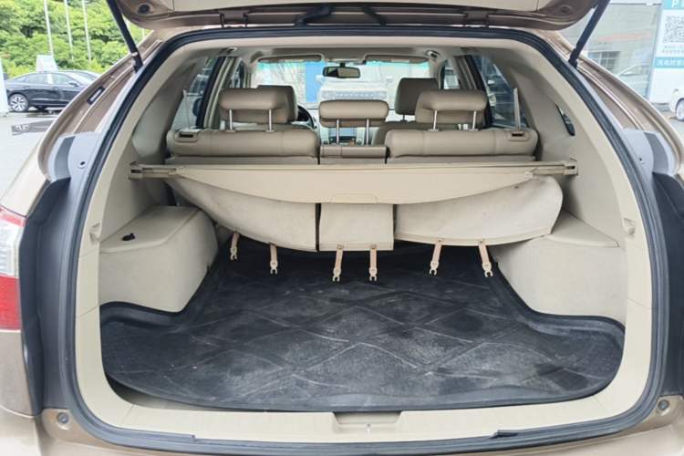 Used BYD S6 2014 2.0L Manual Elite Version 5 Seats Trunk