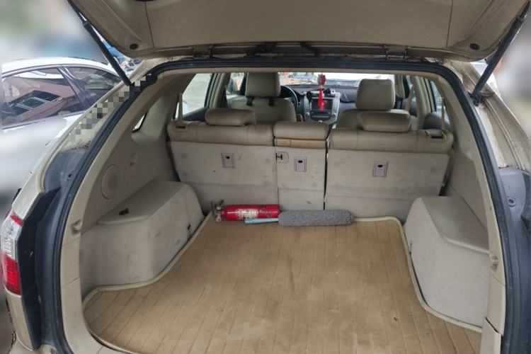 Used BYD S6 2014 2.0L Manual Luxury 5-Seater Trunk