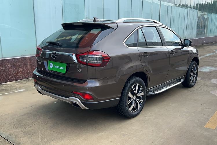 Used BYD S7 2017 2.0T Automatic Prestige Edition Exterior 4