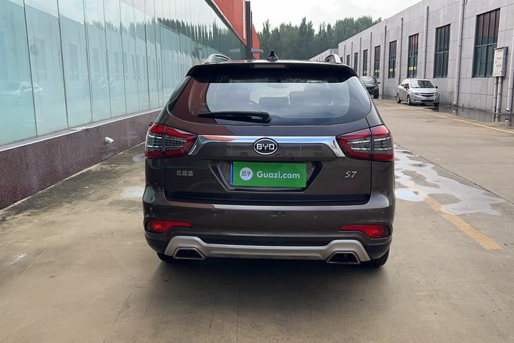 Used BYD S7 2017 2.0T Automatic Prestige Edition Exterior 5