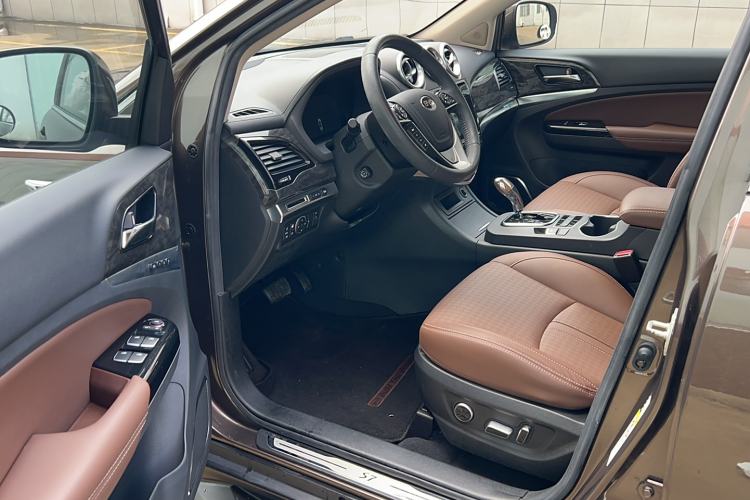 Used BYD S7 2017 2.0T Automatic Prestige Edition Interior 1
