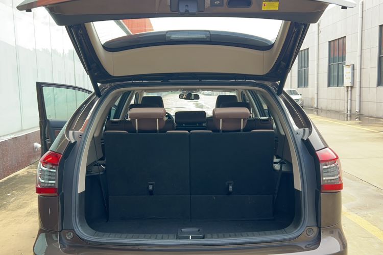Used BYD S7 2017 2.0T Automatic Prestige Edition Trunk