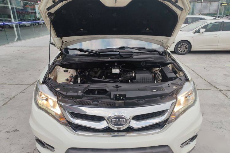 Used BYD S7 2015 2.0T Upgraded Automatic Luxury Version Engine Bay