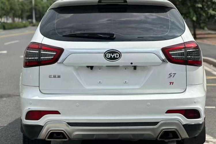 Used BYD S7 2017 1.5T Manual Luxury Model Exterior 5