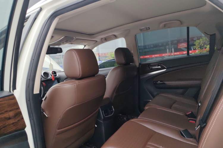 Used BYD S7 2015 2.0T Upgraded Automatic Luxury Version Headliner