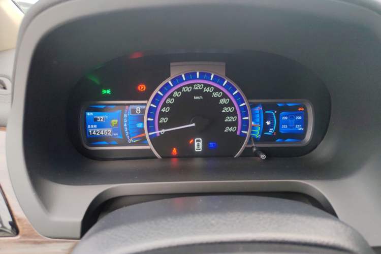 Used BYD S7 2015 2.0T Upgraded Automatic Luxury Version Instrument Cluster