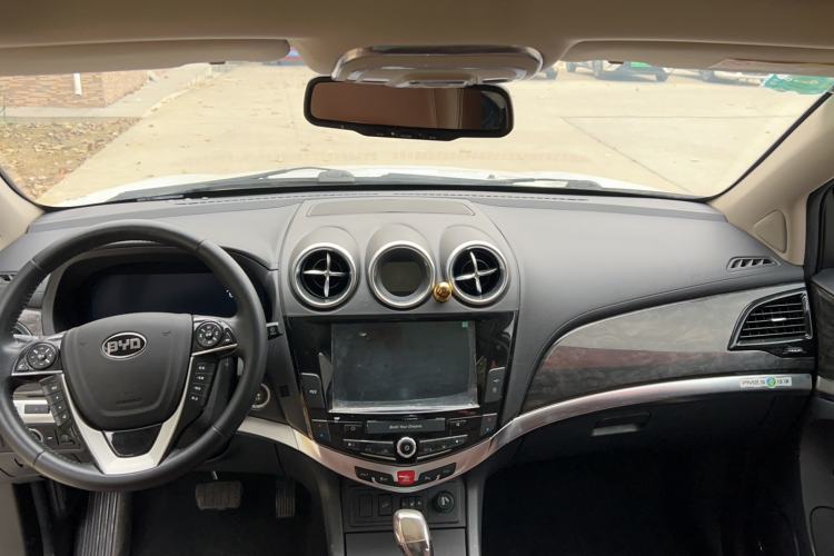 Used BYD S7 2016 2.0T Automatic Flagship Plus Interior 3