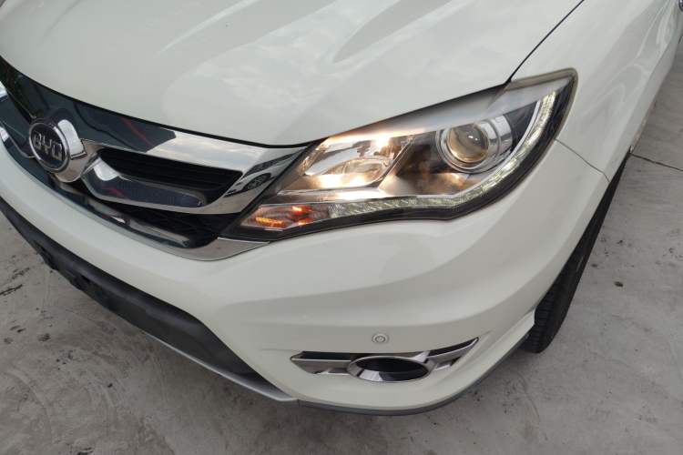 Used BYD S7 2015 2.0T Upgraded Automatic Luxury Version Left Front Headlight