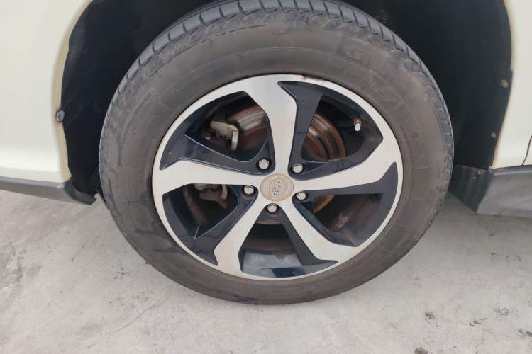 Used BYD S7 2015 2.0T Upgraded Automatic Luxury Version Left Front Wheel Hub