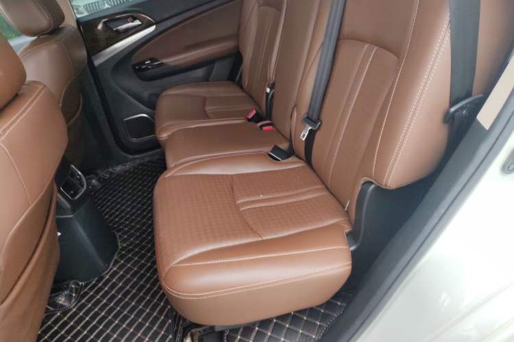 Used BYD S7 2015 2.0T Upgraded Automatic Luxury Version Left Rear Seat
