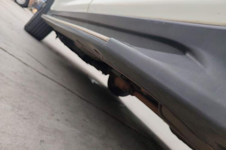 Used BYD S7 2015 2.0T Upgraded Automatic Luxury Version Left Side Sill