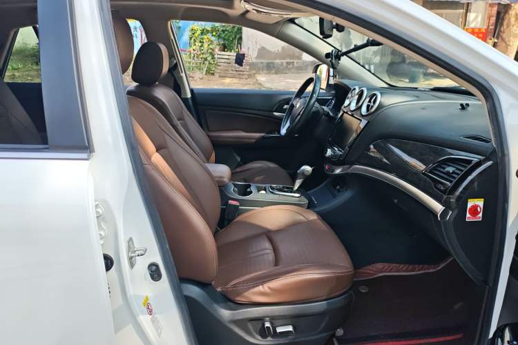 Used BYD S7 2017 2.0T Automatic Prestige Edition Right Front Seat