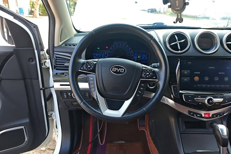 Used BYD S7 2017 2.0T Automatic Prestige Edition Steering Wheel