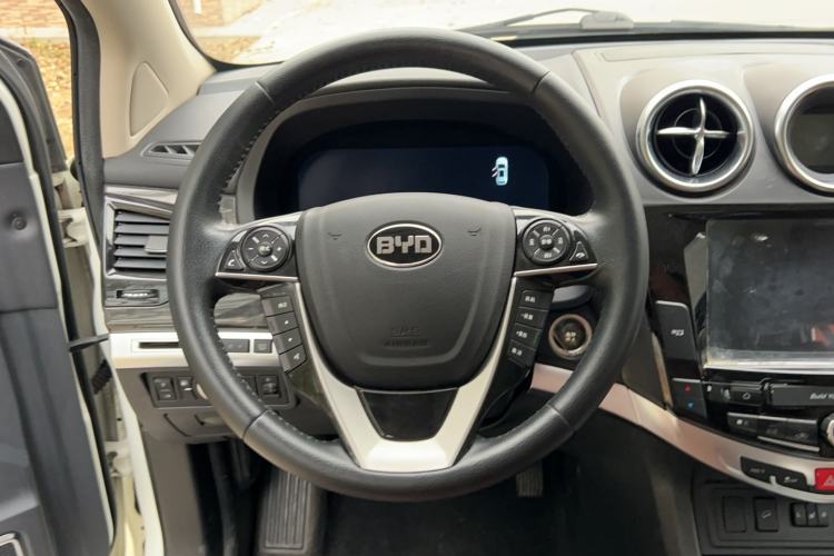 Used BYD S7 2016 2.0T Automatic Flagship Plus Steering Wheel