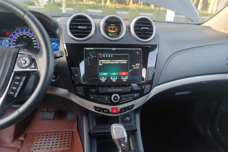 Used BYD S7 2015 2.0T Upgraded Automatic Luxury Version Audio And AC Panel