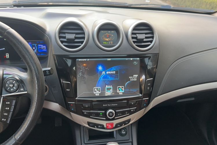 Used BYD S7 2015 2.0T Upgraded Automatic Luxury Version Audio And AC Panel
