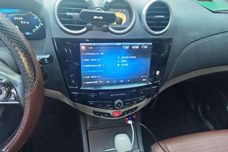 Used BYD S7 2015 2.0T Automatic Flagship Edition Audio And AC Panel