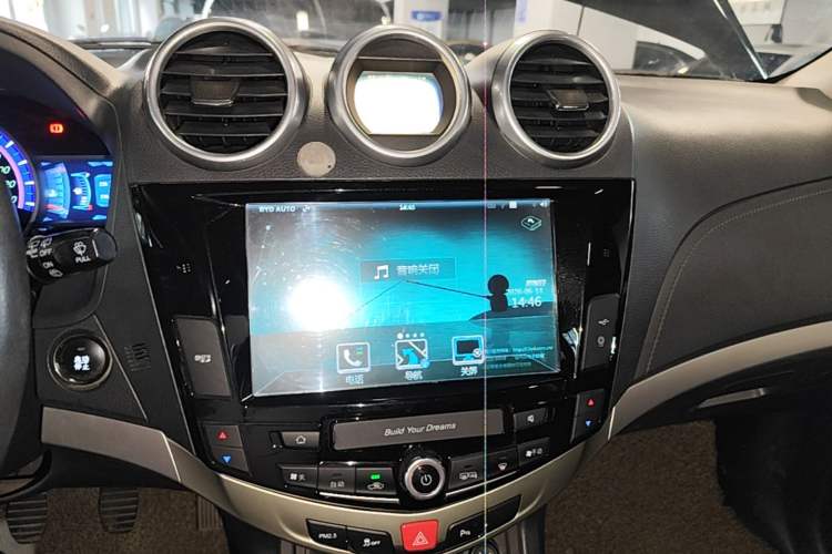 Used BYD S7 2015 1.5T Upgraded Manual Luxury Model Audio And AC Panel