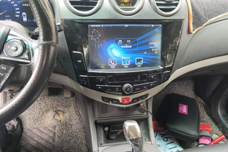 Used BYD S7 2015 2.0T Automatic Flagship Edition Audio And AC Panel