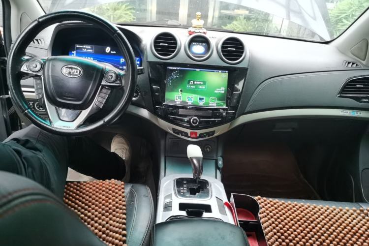Used BYD S7 2015 2.0T Automatic Flagship Edition Center Console