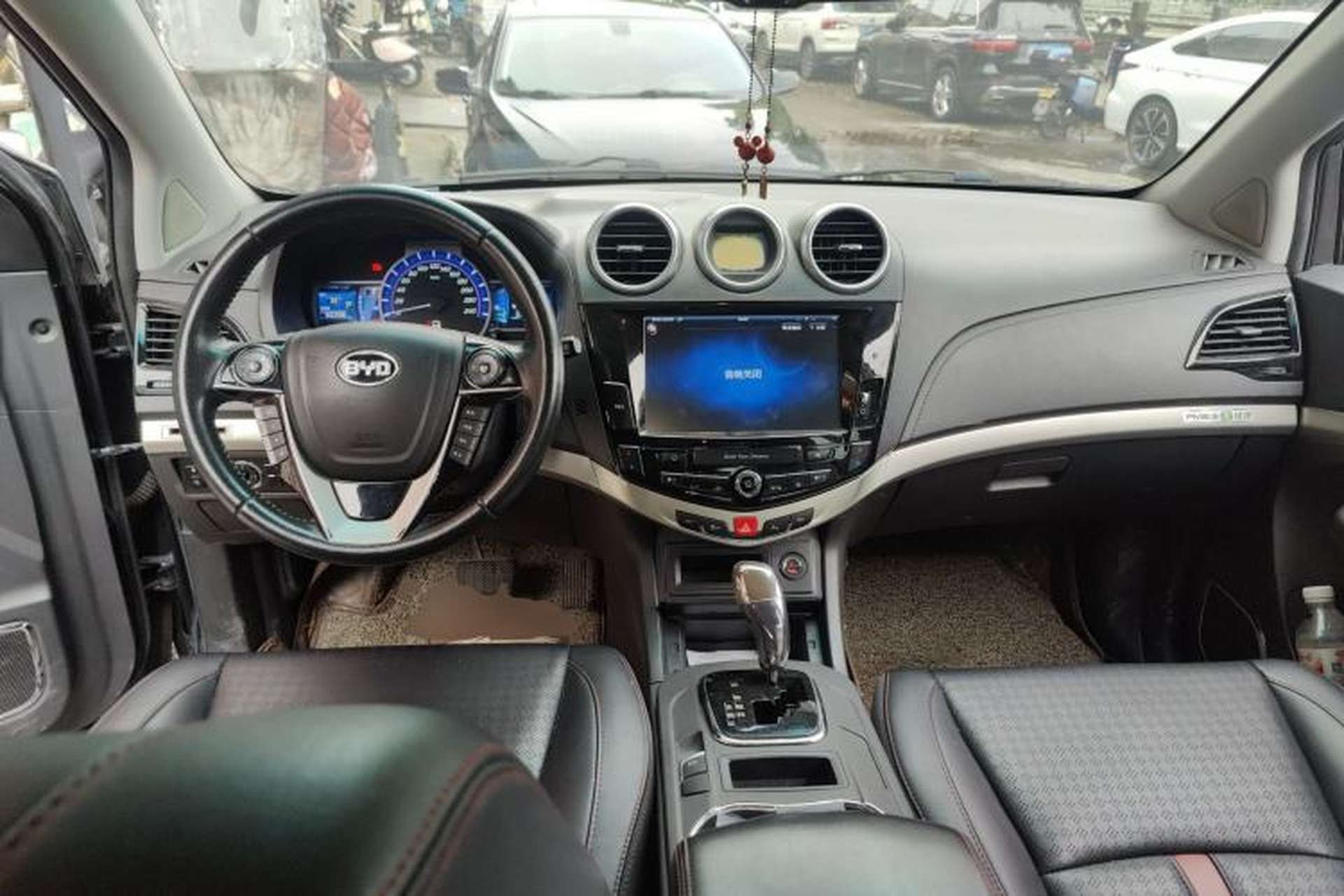Used BYD S7 2015 2.0T Automatic Prestige Model Center Console