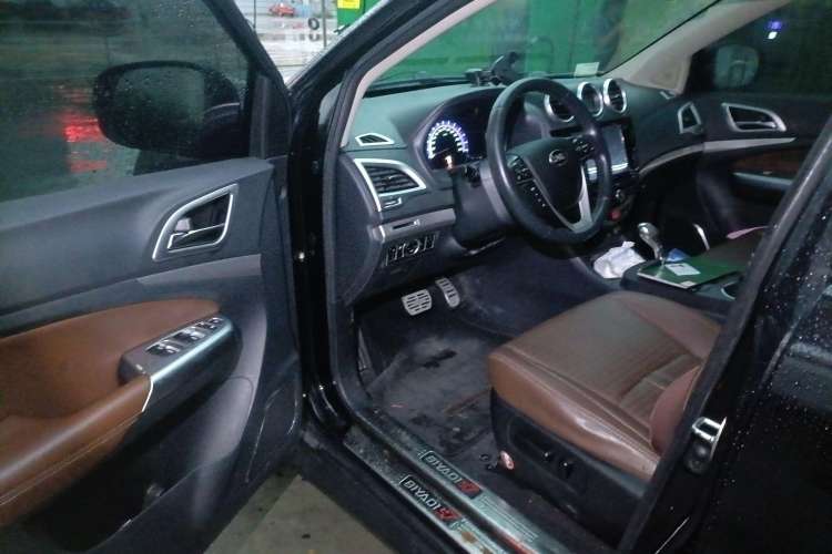Used BYD S7 2015 2.0T Upgraded Automatic Luxury Version Driver Seat