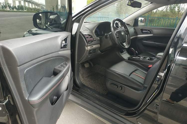 Used BYD S7 2015 2.0T Automatic Prestige Model Driver Seat