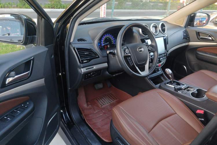 Used BYD S7 2015 2.0T Upgraded Automatic Luxury Version Driver Seat