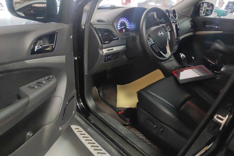 Used BYD S7 2015 2.0T Automatic Prestige Model Driver Seat