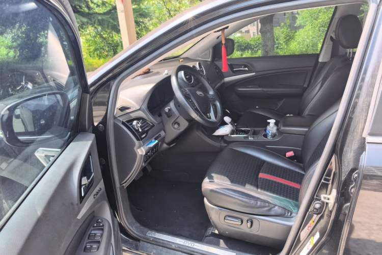 Used BYD S7 2015 2.0T Automatic Flagship Edition Driver Seat