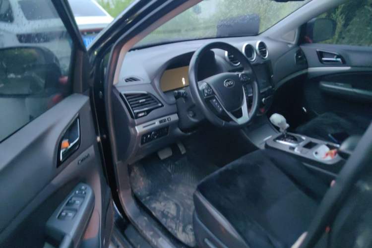 Used BYD S7 2015 2.0T Automatic Flagship Edition Driver Seat