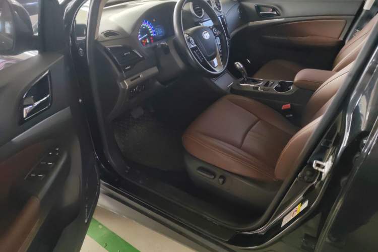 Used BYD S7 2015 2.0T Upgraded Automatic Luxury Version Driver Seat