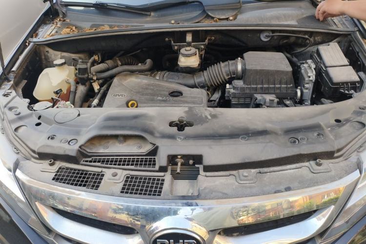 Used BYD S7 2015 2.0T Upgraded Automatic Luxury Version Engine Bay
