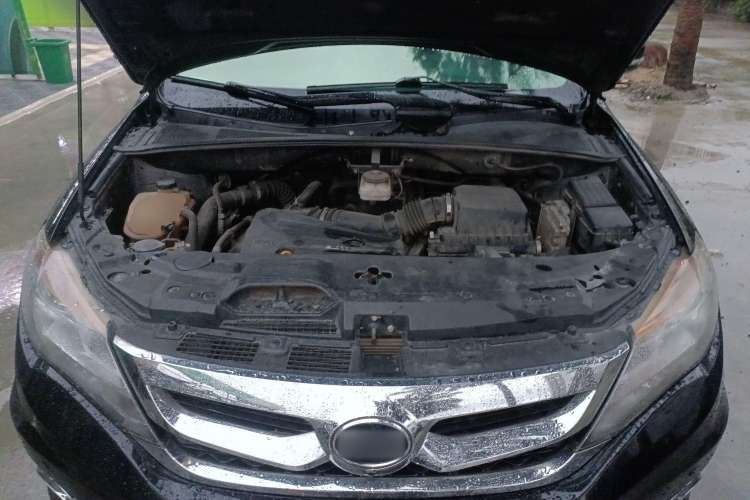 Used BYD S7 2015 2.0T Upgraded Automatic Luxury Version Engine Bay