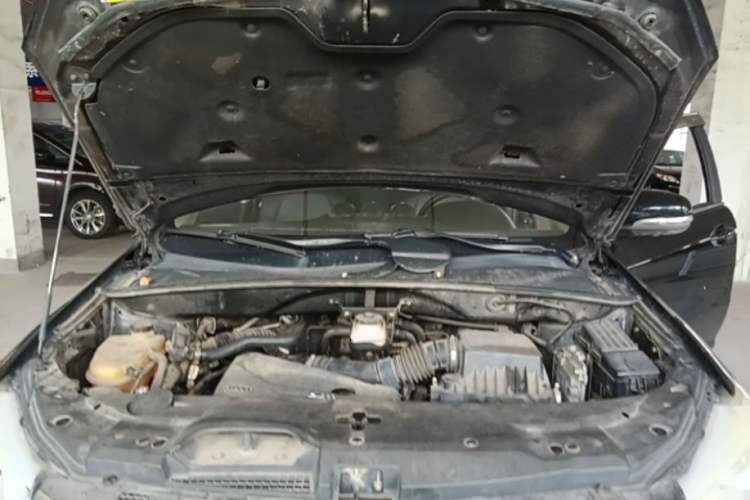 Used BYD S7 2015 2.0T Automatic Prestige Model Engine Bay