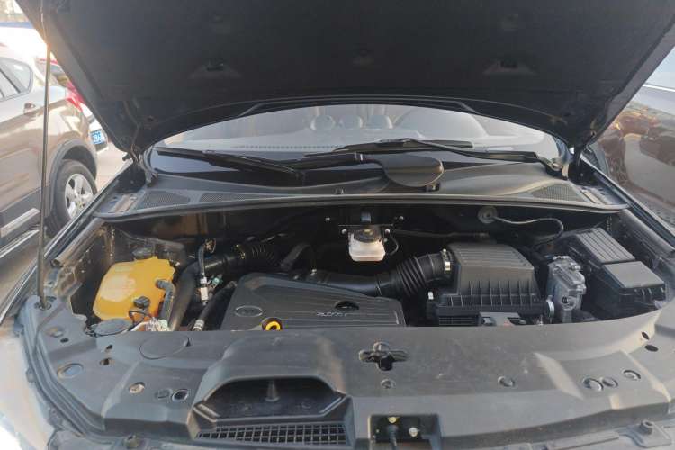 Used BYD S7 2015 2.0T Upgraded Automatic Luxury Version Engine Bay