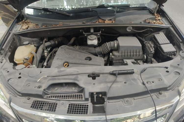 Used BYD S7 2015 2.0T Upgraded Automatic Flagship Version Engine Bay
