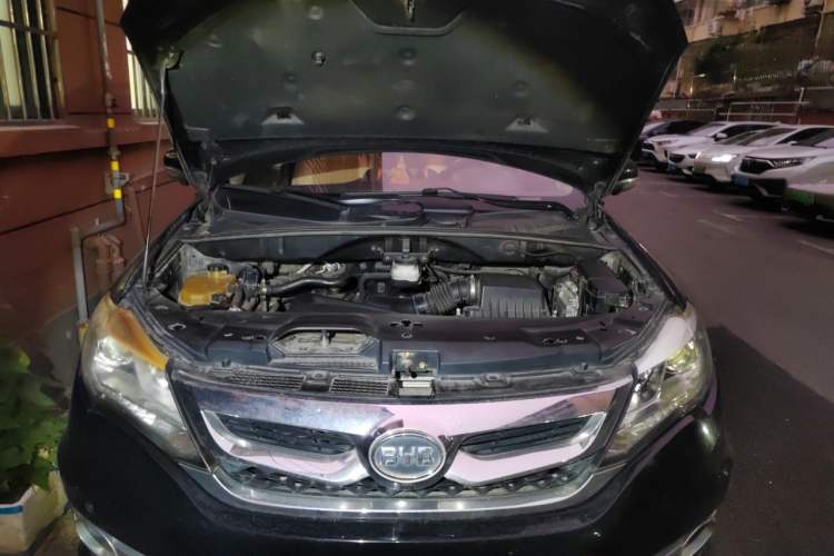 Used BYD S7 2015 2.0T Automatic Prestige Model Engine Bay