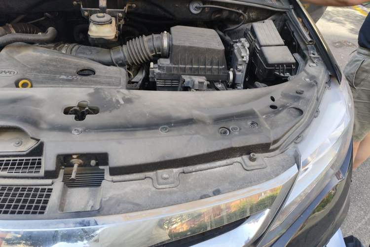 Used BYD S7 2015 2.0T Upgraded Automatic Luxury Version Engine Bay Left